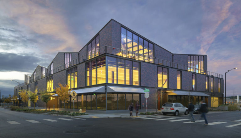 全球创新学院（GIX）宣布新学术成员和新行业成员的加入 坐落于贝尔维尤温泉区全新落成的科研教学大楼喜迎首两届研究生的到来 新大楼以“史蒂夫·鲍尔默”命名